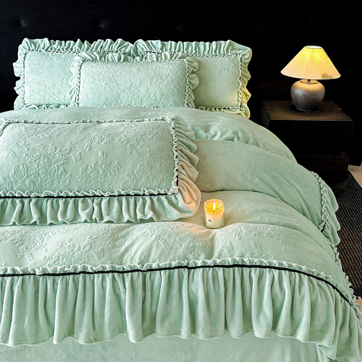 91家纺网 家纺一手货源 找家纺 诺梵家纺 2025新款花边款雕花牛奶绒四件套 芊黛-绿