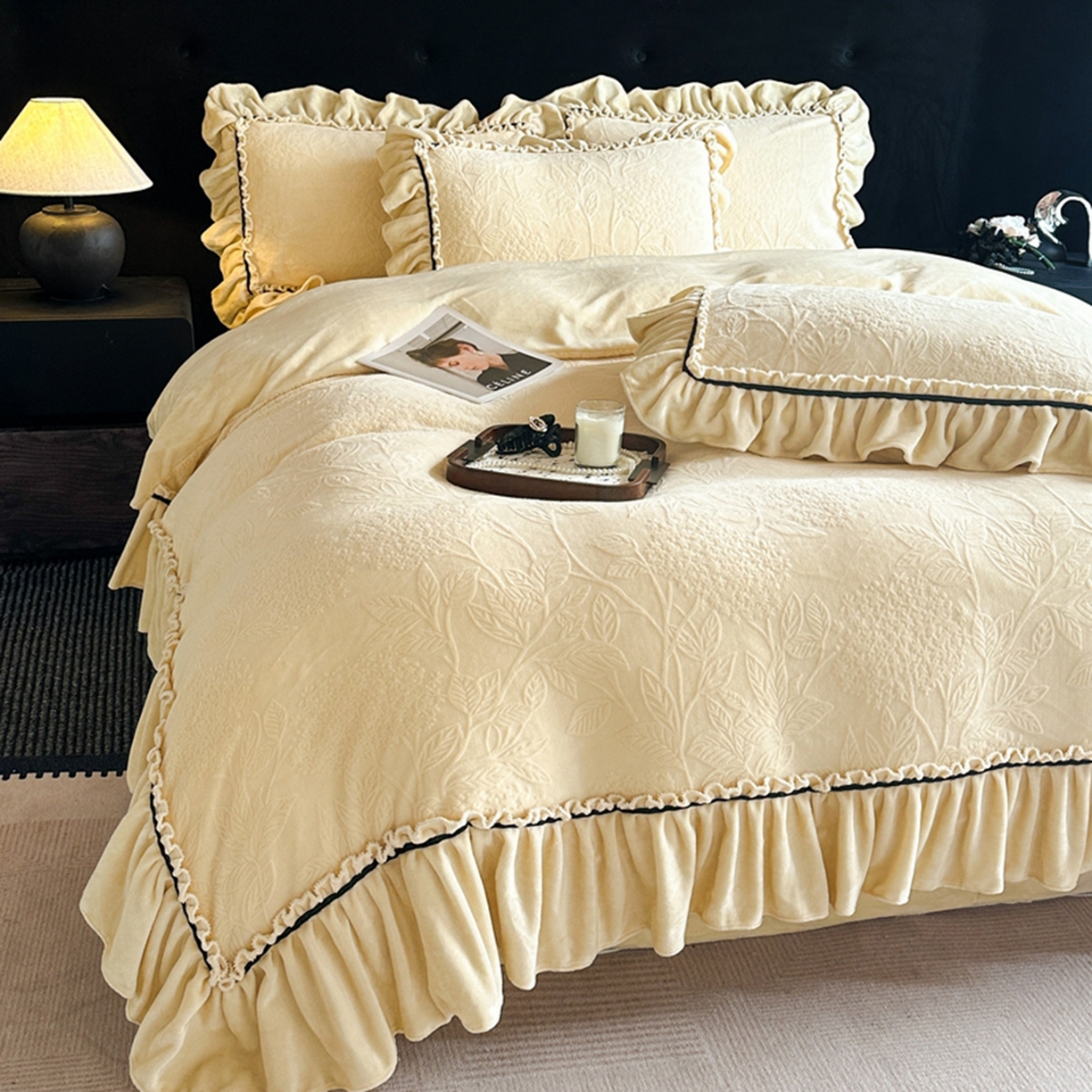 91家纺网 家纺一手货源 找家纺 诺梵家纺 2025新款花边款雕花牛奶绒四件套 幸福花-黄