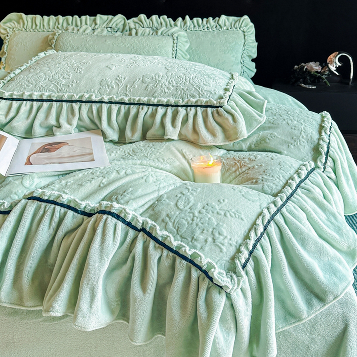 91家纺网 家纺一手货源 找家纺 诺梵家纺 2025新款花边款雕花牛奶绒四件套 芊黛-绿