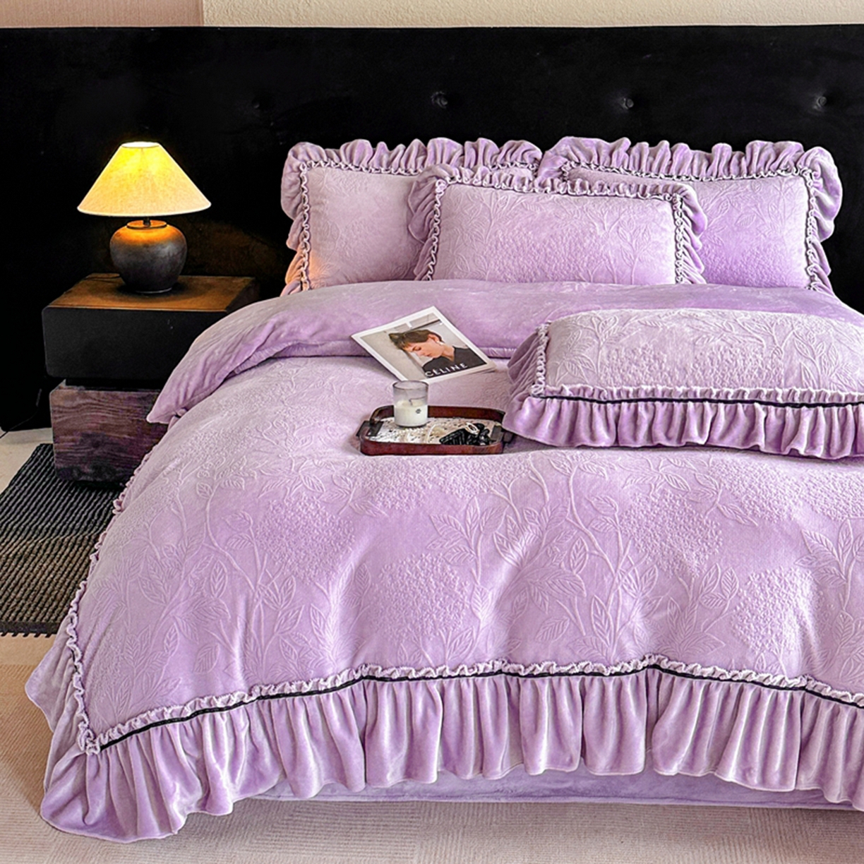 91家纺网 家纺一手货源 找家纺 诺梵家纺 2025新款花边款雕花牛奶绒四件套 幸福花-紫