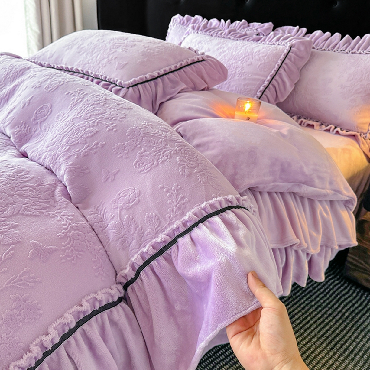 91家纺网 家纺一手货源 找家纺 诺梵家纺 2025新款花边款雕花牛奶绒四件套 芊黛-紫