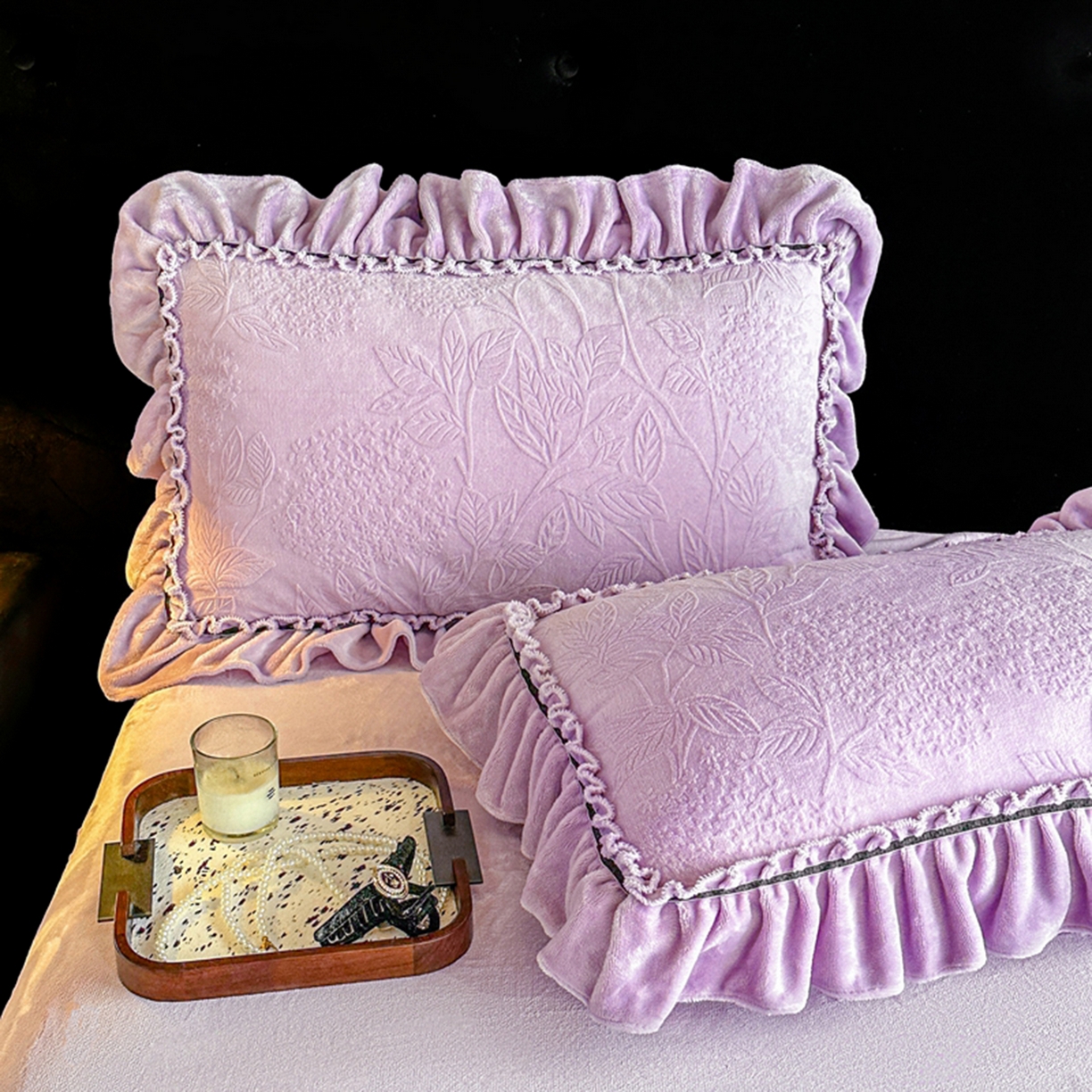 91家纺网 家纺一手货源 找家纺 诺梵家纺 2025新款花边款雕花牛奶绒四件套 幸福花-紫