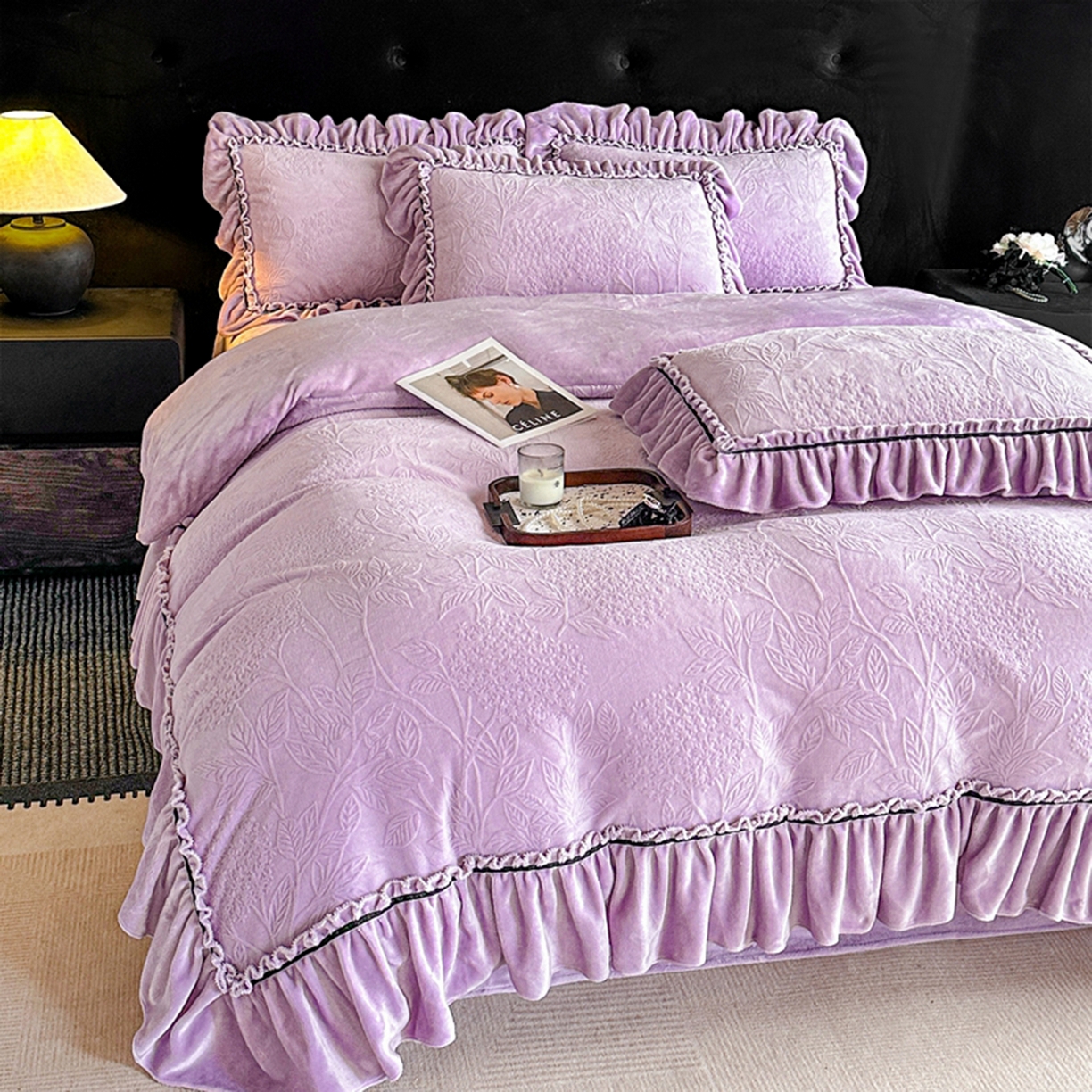 91家纺网 家纺一手货源 找家纺 诺梵家纺 2025新款花边款雕花牛奶绒四件套 幸福花-紫