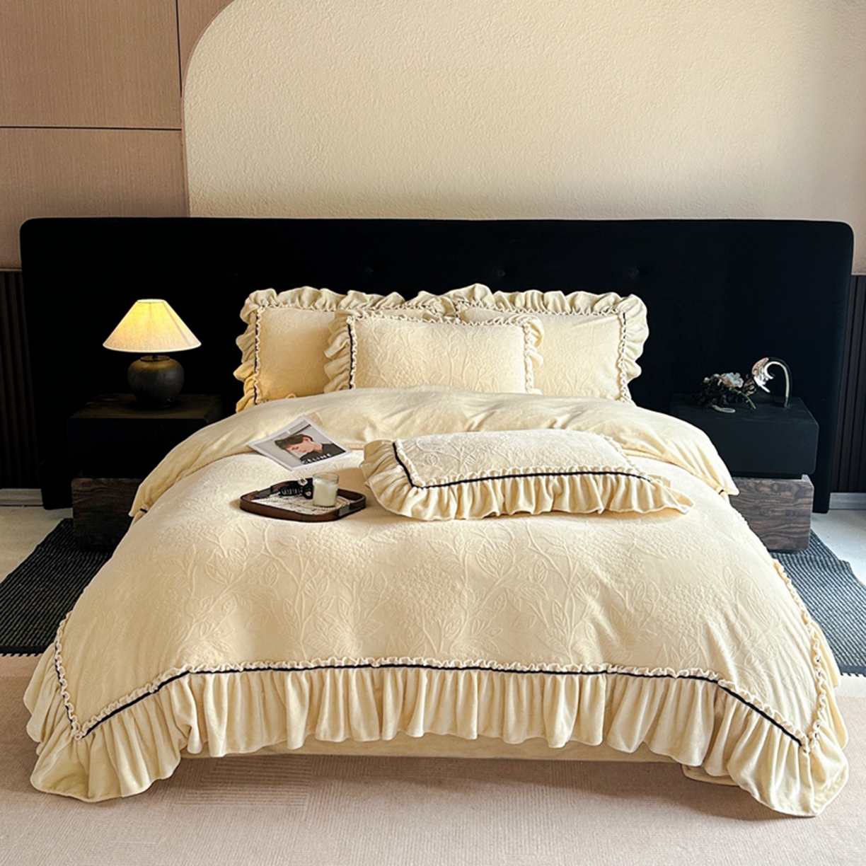 91家纺网 家纺一手货源 找家纺 诺梵家纺 2025新款花边款雕花牛奶绒四件套 幸福花-黄