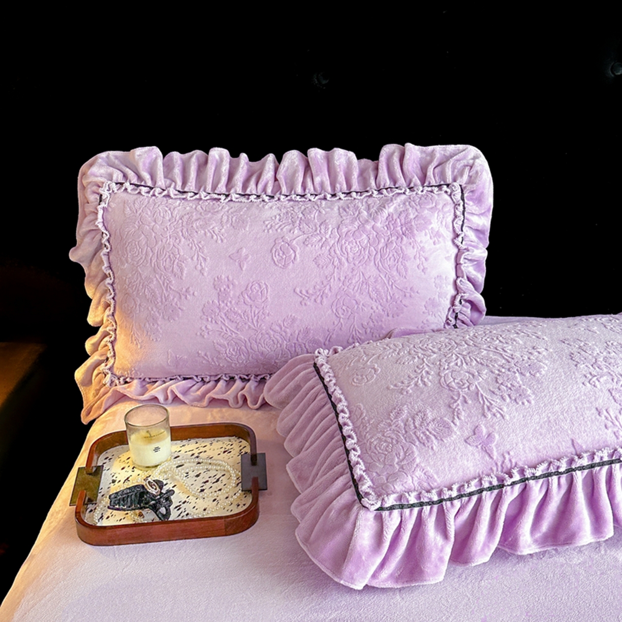 91家纺网 家纺一手货源 找家纺 诺梵家纺 2025新款花边款雕花牛奶绒四件套 芊黛-紫