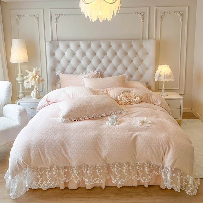 网红馆（ck家纺） 2025新款雕花牛奶绒床裙系列四件套-蜜语甜心 蜜语甜心-浅玉