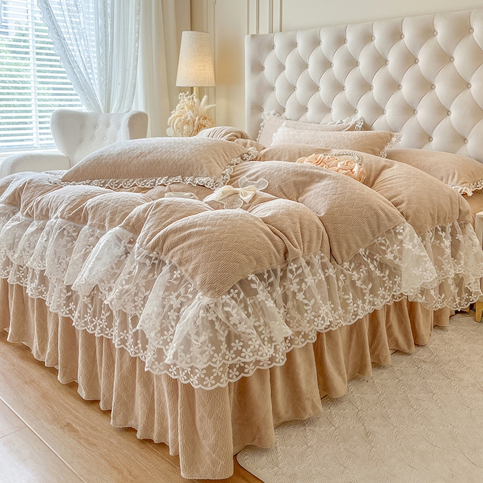 91家纺网 家纺一手货源 找家纺 （总）网红馆（ck家纺） 2025新款雕花牛奶绒床裙系列四件套-蜜语甜心