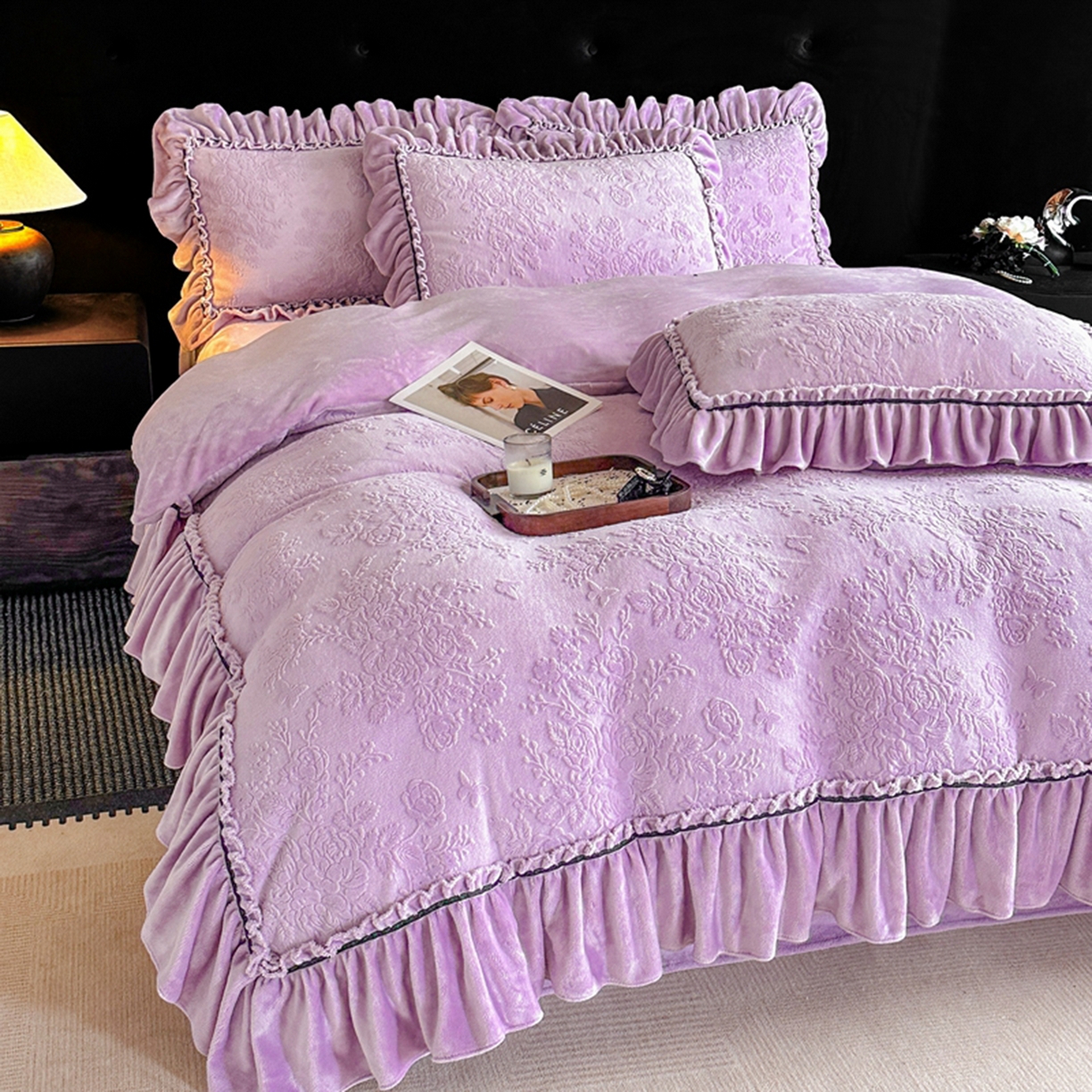 91家纺网 家纺一手货源 找家纺 诺梵家纺 2025新款花边款雕花牛奶绒四件套 芊黛-紫