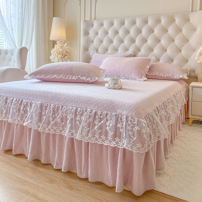 91家纺网 家纺一手货源 找家纺 网红馆（ck家纺） 2025新款雕花牛奶绒床裙系列四件套-蜜语甜心 蜜语甜心-浅紫