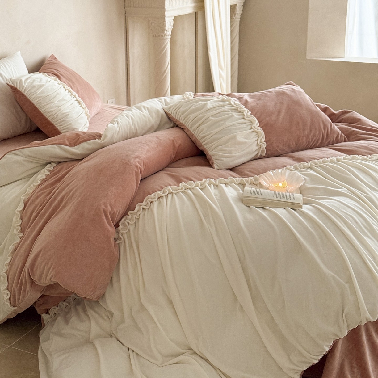 91家纺网 家纺一手货源 找家纺 ONE TWO ONE 121 2025新款轻奢新法式德芙绒宝宝绒婴儿绒短毛绒牛奶绒四件套床单被套-安妮 安妮-粉