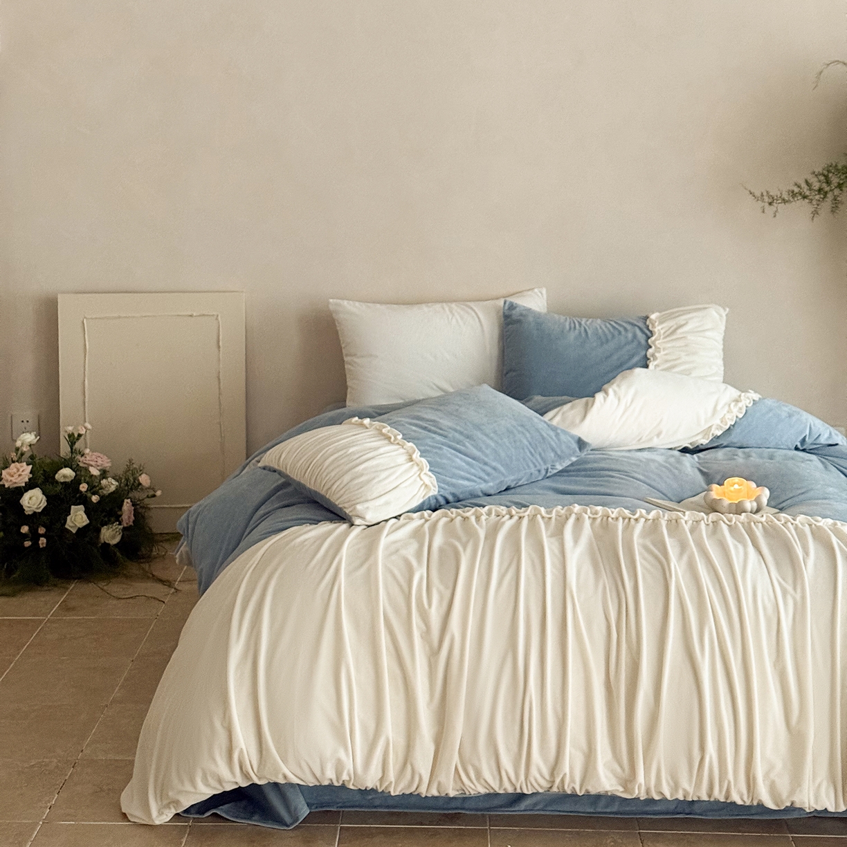 91家纺网 家纺一手货源 找家纺 ONE TWO ONE 121 2025新款轻奢新法式德芙绒宝宝绒婴儿绒短毛绒牛奶绒四件套床单被套-安妮 安妮-蓝