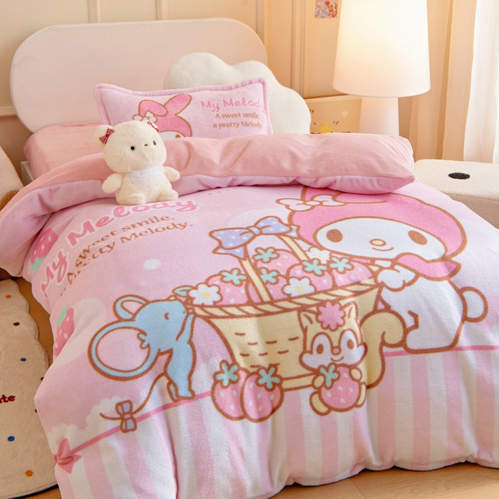 91家纺网 家纺一手货源 找家纺 吉咪兔家纺 2025新款大版三丽鸥库洛米美乐蒂牛奶绒幼儿园被子三件套保暖被褥六件套 草莓美乐蒂