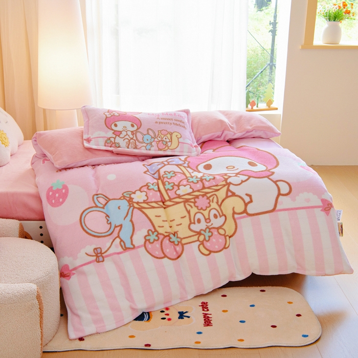 91家纺网 家纺一手货源 找家纺 吉咪兔家纺 2025新款大版三丽鸥库洛米美乐蒂牛奶绒幼儿园被子三件套保暖被褥六件套 草莓美乐蒂