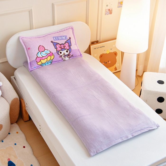 91家纺网 家纺一手货源 找家纺 吉咪兔家纺 2025新款大版三丽鸥库洛米美乐蒂牛奶绒幼儿园被子三件套保暖被褥六件套 蛋糕库洛米