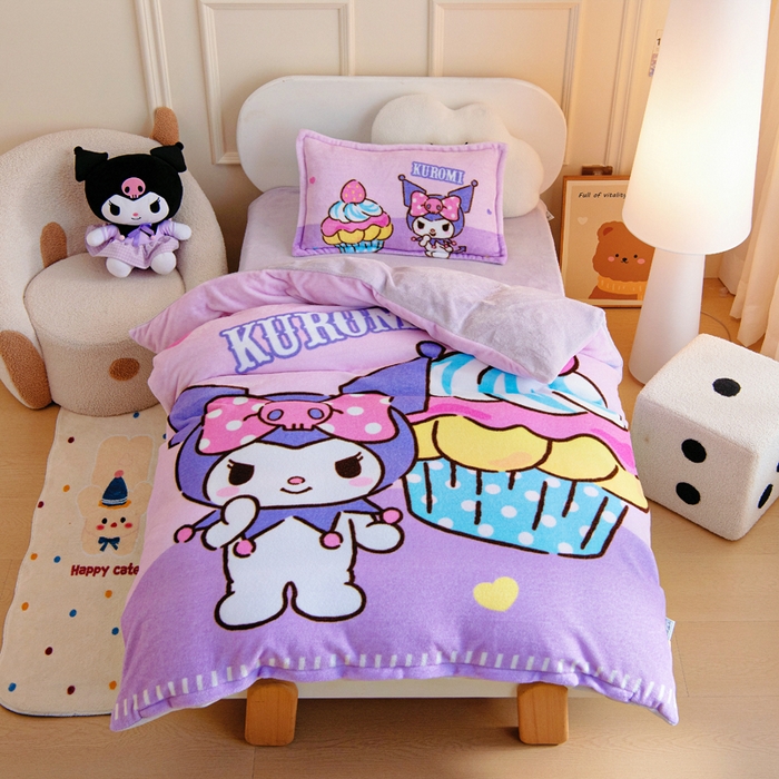 91家纺网 家纺一手货源 找家纺 吉咪兔家纺 2025新款大版三丽鸥库洛米美乐蒂牛奶绒幼儿园被子三件套保暖被褥六件套 蛋糕库洛米