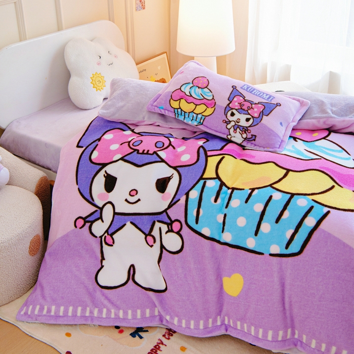 91家纺网 家纺一手货源 找家纺 吉咪兔家纺 2025新款大版三丽鸥库洛米美乐蒂牛奶绒幼儿园被子三件套保暖被褥六件套 蛋糕库洛米