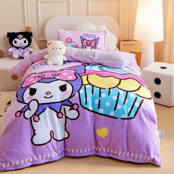 91家纺网 家纺一手货源 找家纺 吉咪兔家纺 2025新款大版三丽鸥库洛米美乐蒂牛奶绒幼儿园被子三件套保暖被褥六件套 蛋糕库洛米