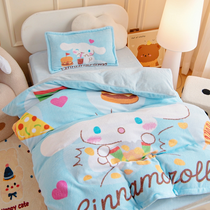 91家纺网 家纺一手货源 找家纺 吉咪兔家纺 2025新款大版三丽鸥库洛米美乐蒂牛奶绒幼儿园被子三件套保暖被褥六件套 汉堡玉桂狗