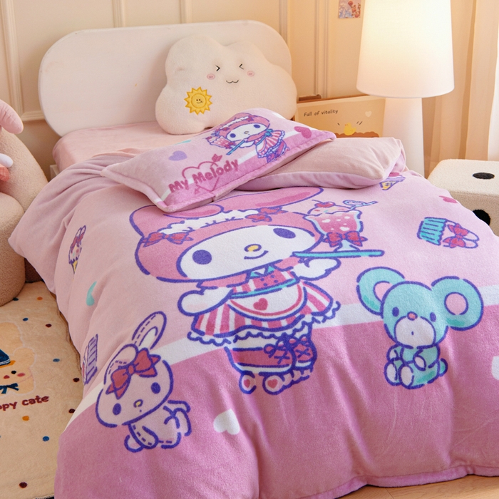 91家纺网 家纺一手货源 找家纺 吉咪兔家纺 2025新款大版三丽鸥库洛米美乐蒂牛奶绒幼儿园被子三件套保暖被褥六件套 奶茶美乐蒂