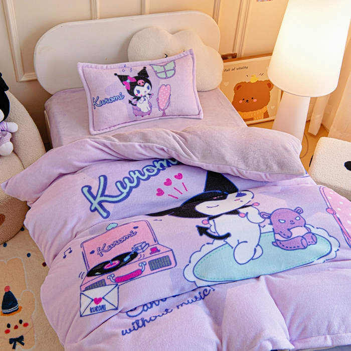 91家纺网 家纺一手货源 找家纺 吉咪兔家纺 2025新款大版三丽鸥库洛米美乐蒂牛奶绒幼儿园被子三件套保暖被褥六件套 梳妆库洛米