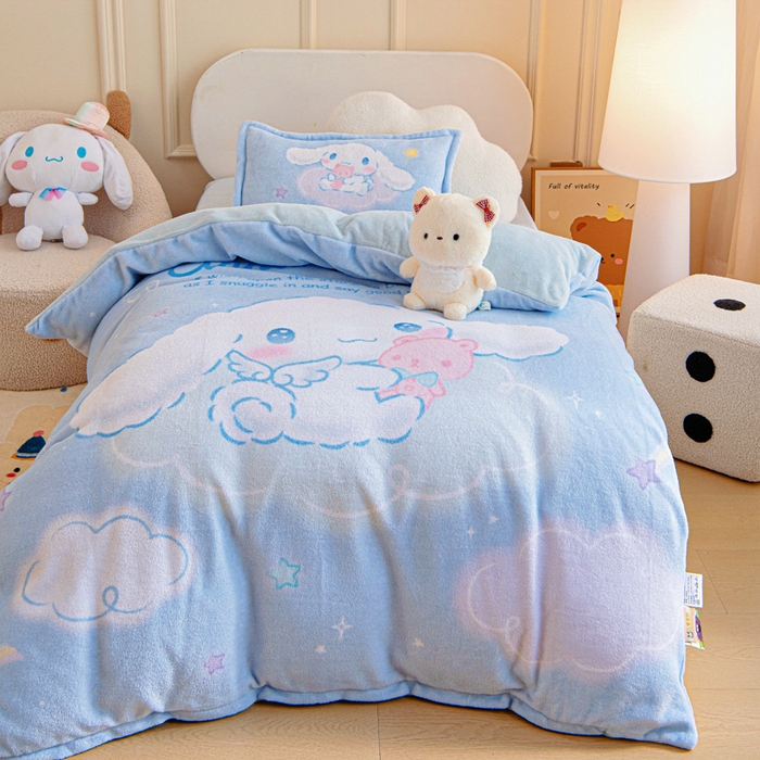 91家纺网 家纺一手货源 找家纺 吉咪兔家纺 2025新款大版三丽鸥库洛米美乐蒂牛奶绒幼儿园被子三件套保暖被褥六件套 云朵玉桂狗