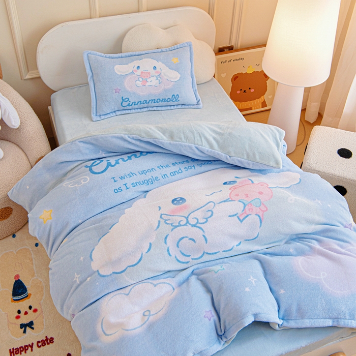 91家纺网 家纺一手货源 找家纺 吉咪兔家纺 2025新款大版三丽鸥库洛米美乐蒂牛奶绒幼儿园被子三件套保暖被褥六件套 云朵玉桂狗