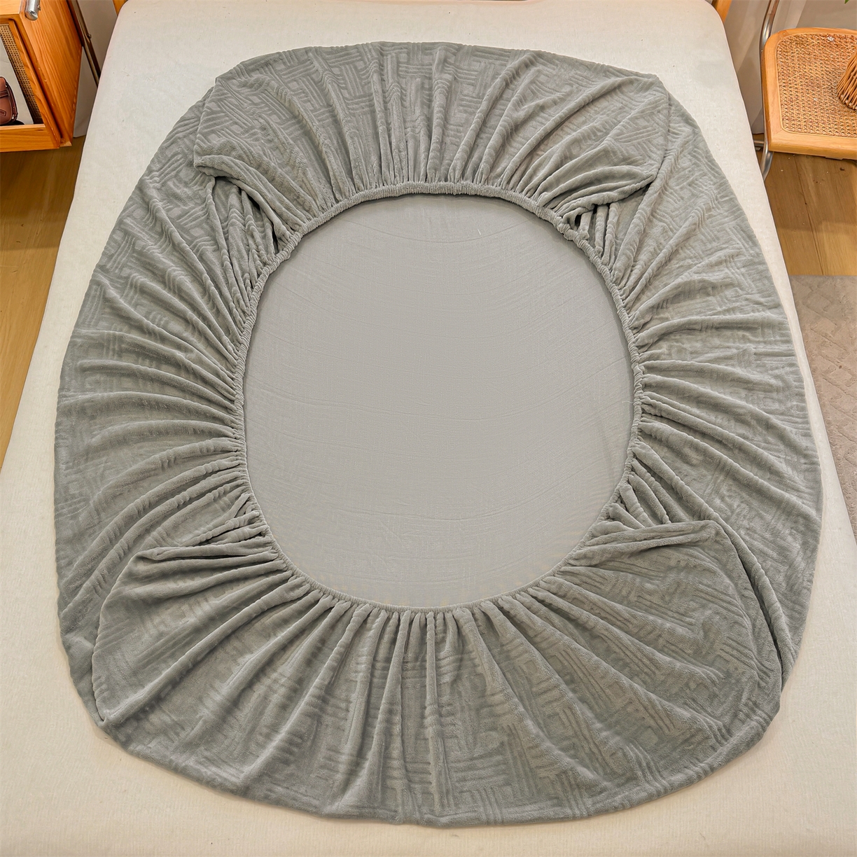 91家纺网 家纺一手货源 找家纺 灰鲸 2025新款纯色简约高克重雕花牛奶绒单品床笠 糖果格-绅士灰