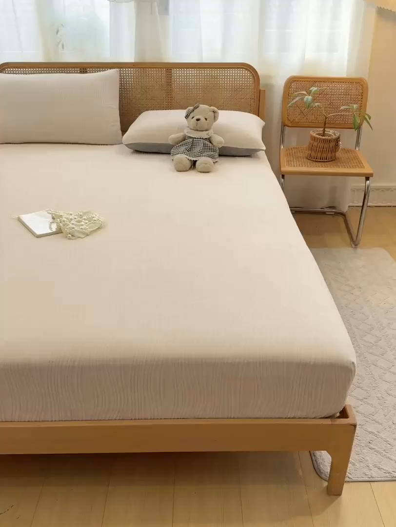 91家纺网 家纺一手货源 找家纺 灰鲸 2025新款纯色简约高克重雕花牛奶绒单品床笠 温妮-奶茶