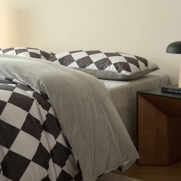 91家纺网 家纺一手货源 找家纺 ONE TWO ONE 121 2025秋冬新款牛奶绒德芙绒宝宝绒婴儿绒短毛绒四件套床单被套-几禾归集 几禾归集-白