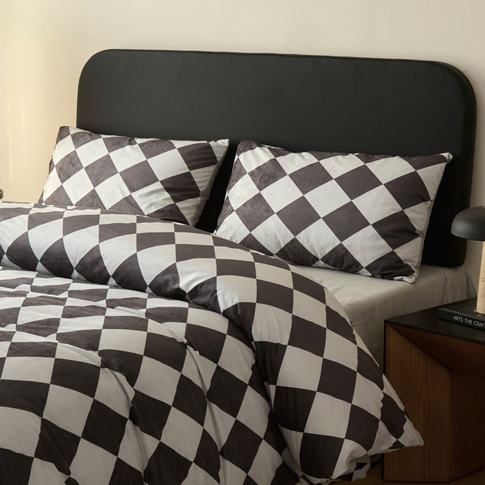 91家纺网 家纺一手货源 找家纺 ONE TWO ONE 121 2025秋冬新款牛奶绒德芙绒宝宝绒婴儿绒短毛绒四件套床单被套-几禾归集 几禾归集-白