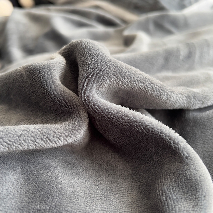 91家纺网 家纺一手货源 找家纺 原素 2025秋冬加厚双拼纯色牛奶绒四件套 牛奶绒-深灰浅灰