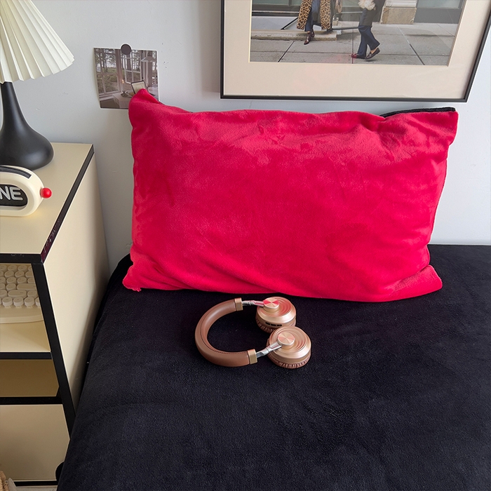 91家纺网 家纺一手货源 找家纺 原素 2025秋冬加厚双拼纯色牛奶绒四件套 牛奶绒-可可红暗黑