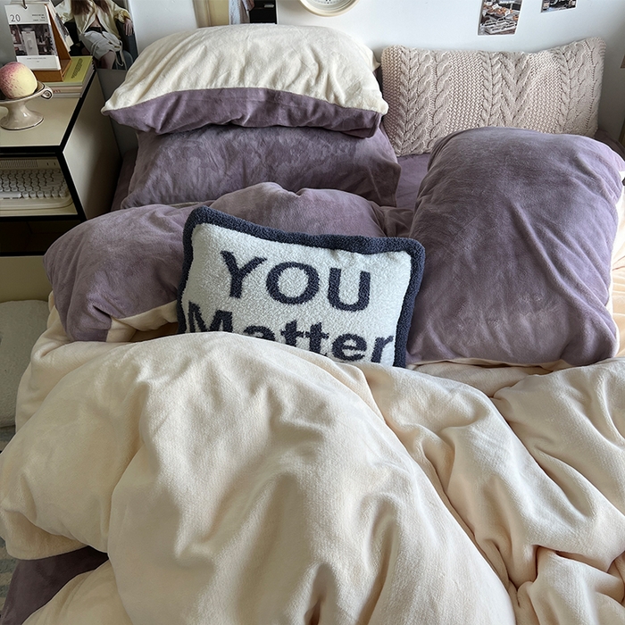 91家纺网 家纺一手货源 找家纺 原素 2025秋冬加厚双拼纯色牛奶绒四件套 牛奶绒-白桃香芋紫