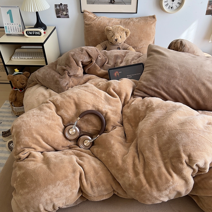 91家纺网 家纺一手货源 找家纺 原素 2025秋冬加厚双拼纯色牛奶绒四件套 牛奶绒-巧克力奶盖