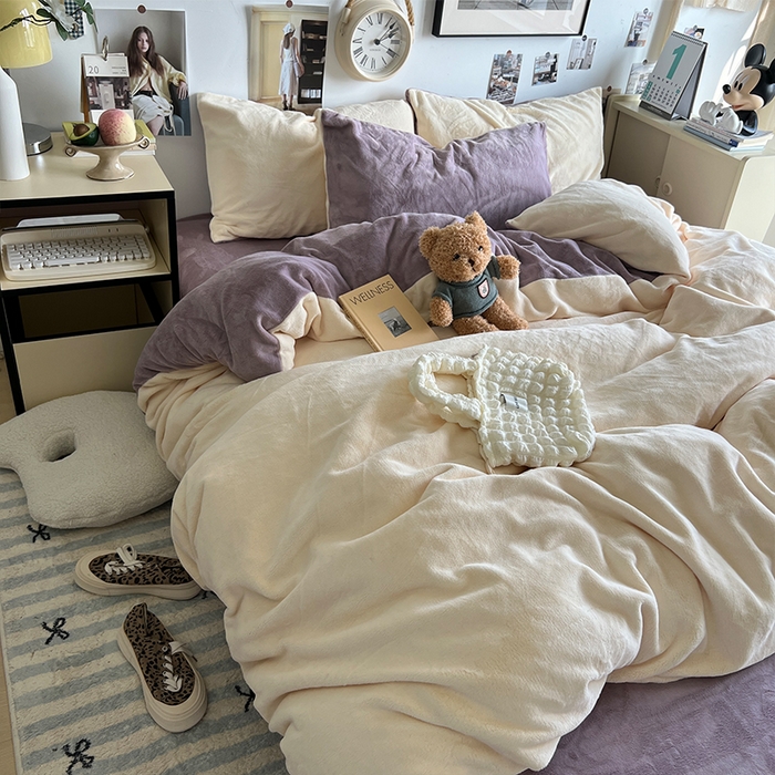 91家纺网 家纺一手货源 找家纺 原素 2025秋冬加厚双拼纯色牛奶绒四件套 牛奶绒-白桃香芋紫