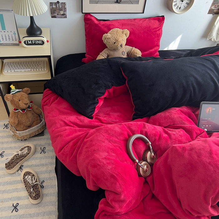 91家纺网 家纺一手货源 找家纺 原素 2025秋冬加厚双拼纯色牛奶绒四件套 牛奶绒-可可红暗黑