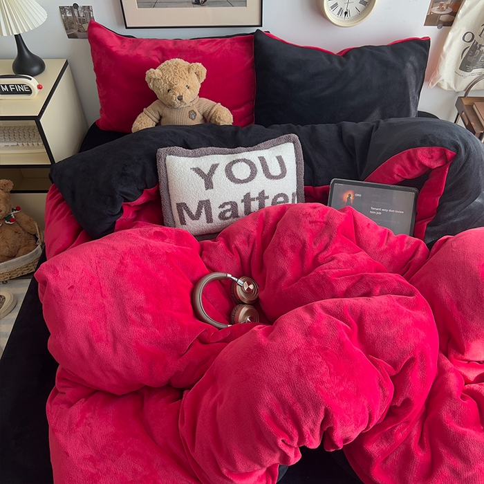 91家纺网 家纺一手货源 找家纺 原素 2025秋冬加厚双拼纯色牛奶绒四件套 牛奶绒-可可红暗黑