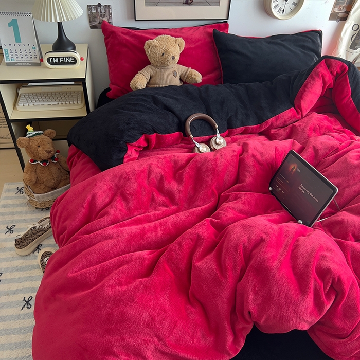 91家纺网 家纺一手货源 找家纺 原素 2025秋冬加厚双拼纯色牛奶绒四件套 牛奶绒-可可红暗黑