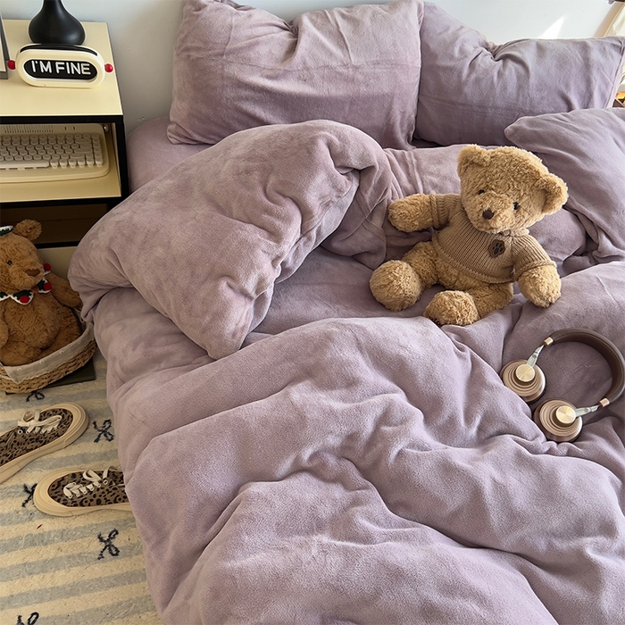 91家纺网 家纺一手货源 找家纺 原素 2025秋冬加厚双拼纯色牛奶绒四件套 牛奶绒-芋泥波波紫