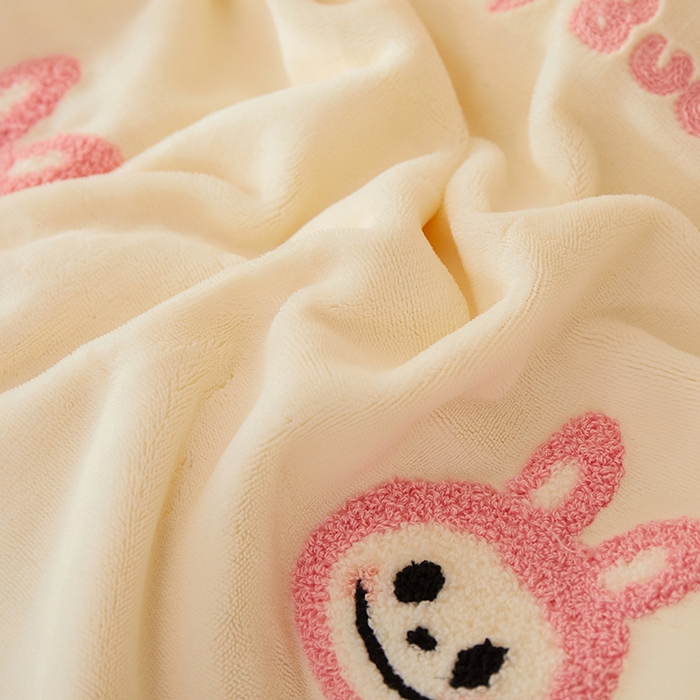 91家纺网 家纺一手货源 找家纺 yyds网供 2025秋冬加厚牛奶绒四件套卡通毛巾绣花宝宝绒婴儿绒水晶绒法莱绒AB版 布拉拉-毛巾绣