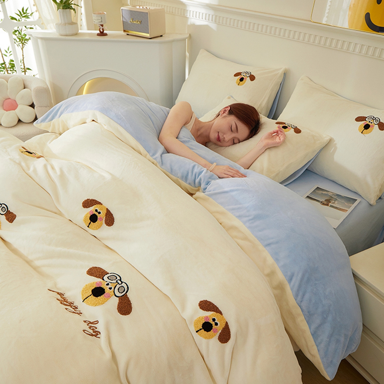 91家纺网 家纺一手货源 找家纺 yyds网供 2025秋冬加厚牛奶绒四件套卡通毛巾绣花宝宝绒婴儿绒水晶绒法莱绒AB版 淘气狗-毛巾绣