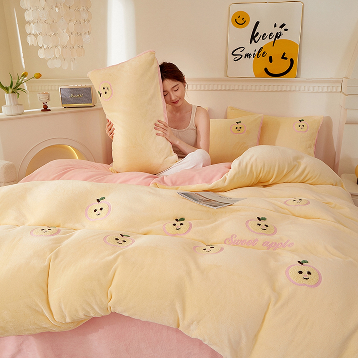 91家纺网 家纺一手货源 找家纺 yyds网供 2025秋冬加厚牛奶绒四件套卡通毛巾绣花宝宝绒婴儿绒水晶绒法莱绒AB版 小苹果-毛巾绣