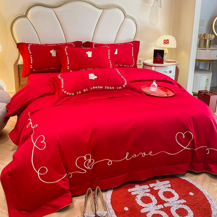 91家纺网 家纺一手货源 找家纺 置顶家纺 2025新款亲肤磨毛刺绣婚庆四件套系列-棚拍 恩爱-大红