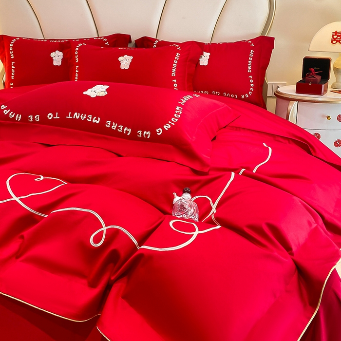 91家纺网 家纺一手货源 找家纺 置顶家纺 2025新款亲肤磨毛刺绣婚庆四件套系列-棚拍 恩爱-大红