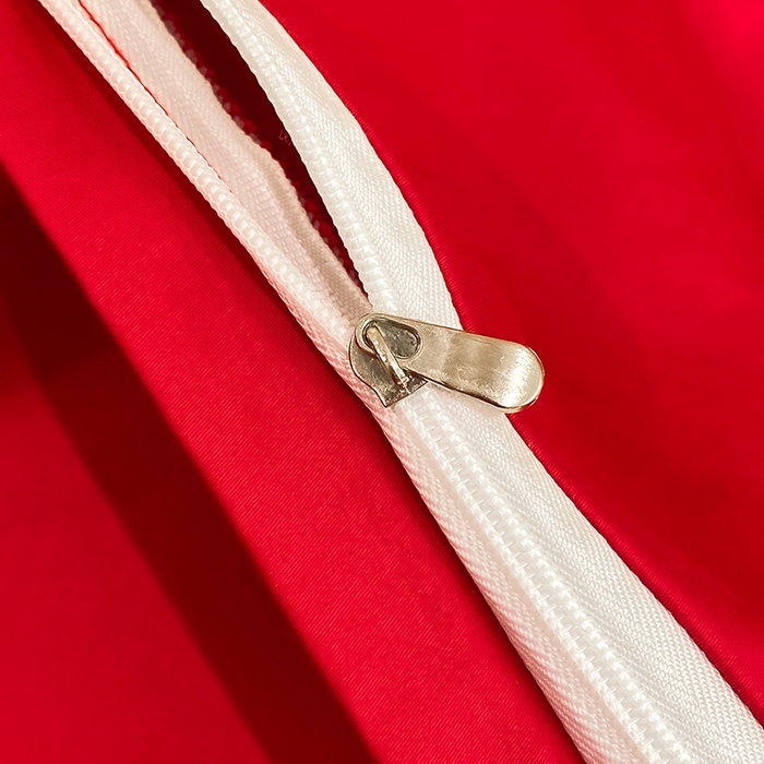 91家纺网 家纺一手货源 找家纺 置顶家纺 2025新款亲肤磨毛刺绣婚庆四件套系列-棚拍 恩爱-大红