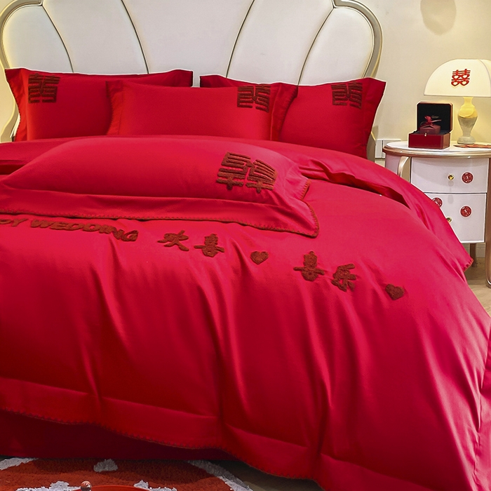 91家纺网 家纺一手货源 找家纺 置顶家纺 2025新款亲肤磨毛刺绣婚庆四件套系列-棚拍 欢喜.喜乐-大红