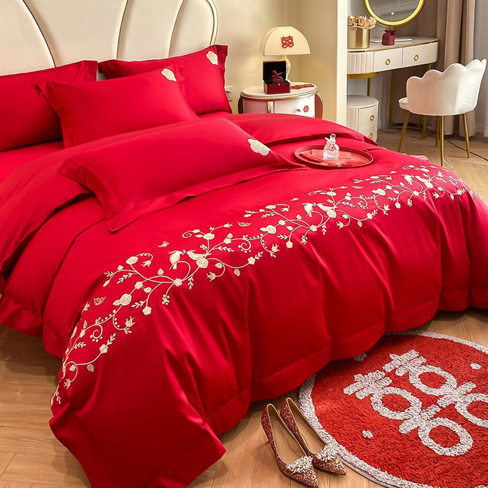 91家纺网 家纺一手货源 找家纺 置顶家纺 2025新款亲肤磨毛刺绣婚庆四件套系列-棚拍 金玉满堂-大红