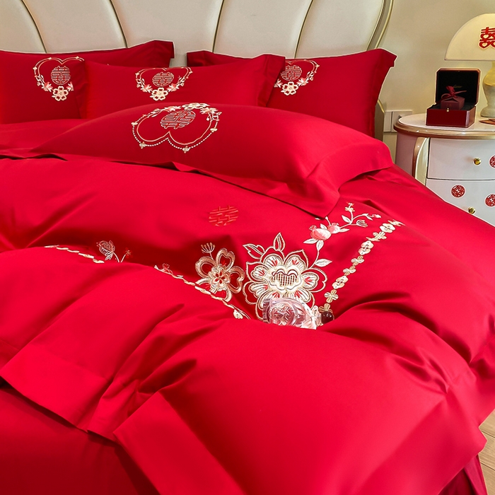91家纺网 家纺一手货源 找家纺 置顶家纺 2025新款亲肤磨毛刺绣婚庆四件套系列-棚拍 倾心-大红