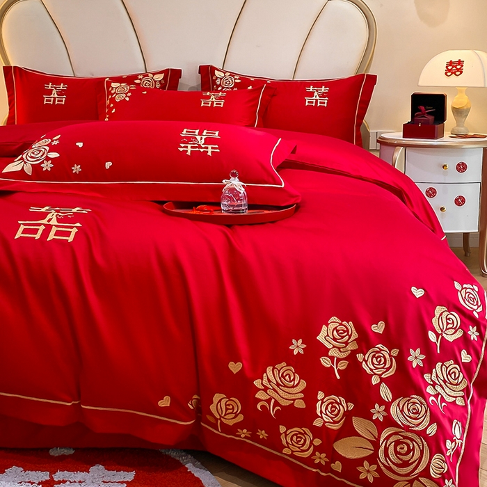 91家纺网 家纺一手货源 找家纺 置顶家纺 2025新款亲肤磨毛刺绣婚庆四件套系列-棚拍 天生一对-大红