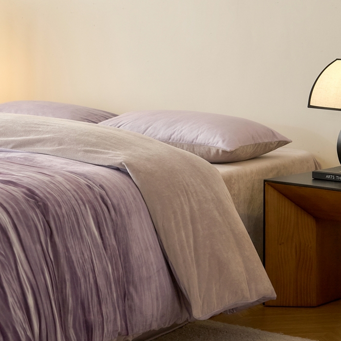 91家纺网 家纺一手货源 找家纺 ONE TWO ONE 121 2025秋冬新款牛奶绒德芙绒宝宝绒婴儿绒短毛绒四件套床单被套-波光莎娜【未来大爆款】【提供买家秀】  会员-10    控价 标准258  加大278 波光莎娜-紫